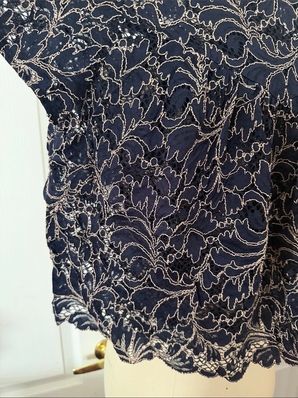 Zara Navy Lace Cropped Short Sleeve Blouse Size L - Picture 3 of 12